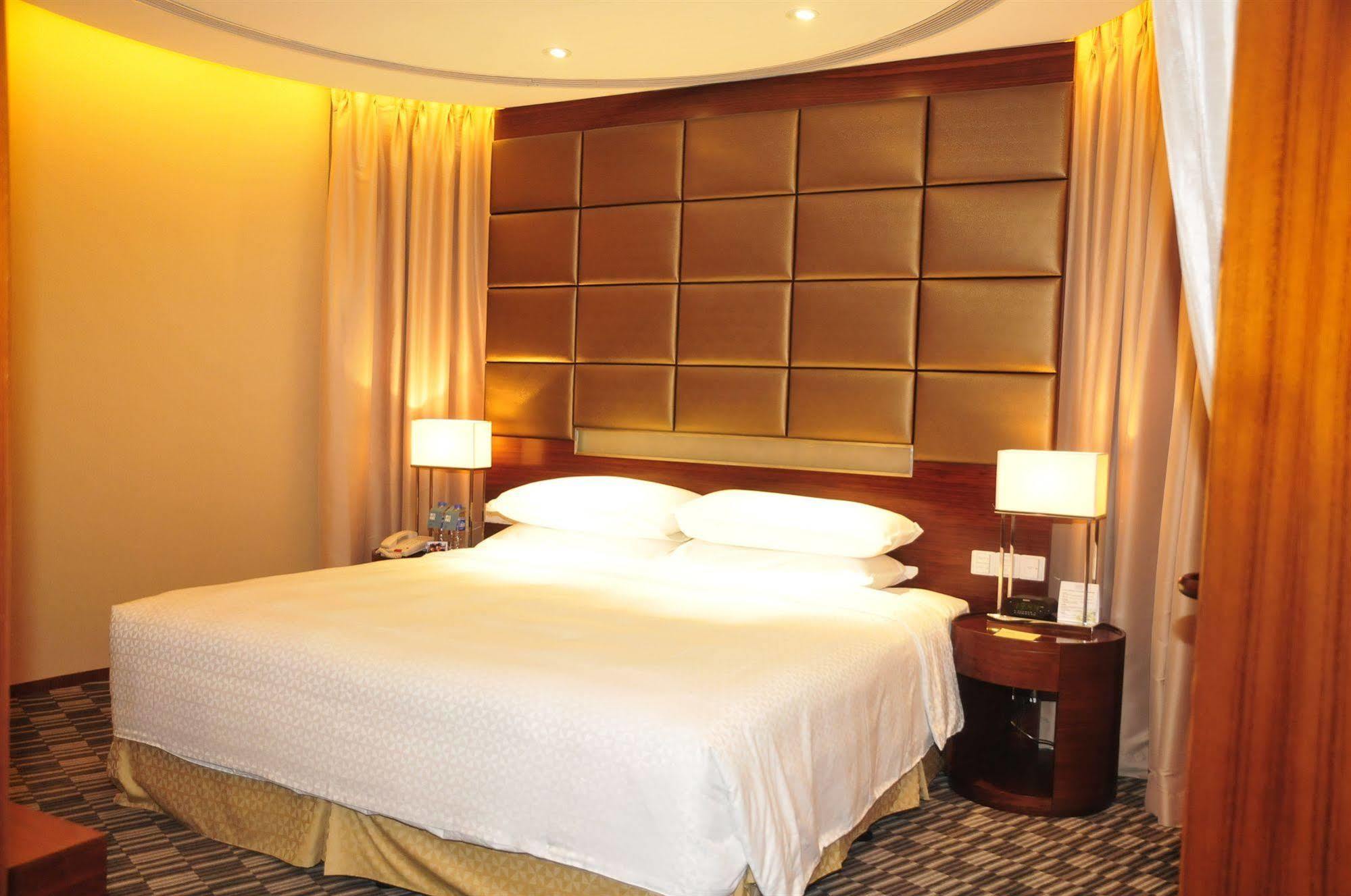 Four Points By Sheraton Taicang Екстериор снимка
