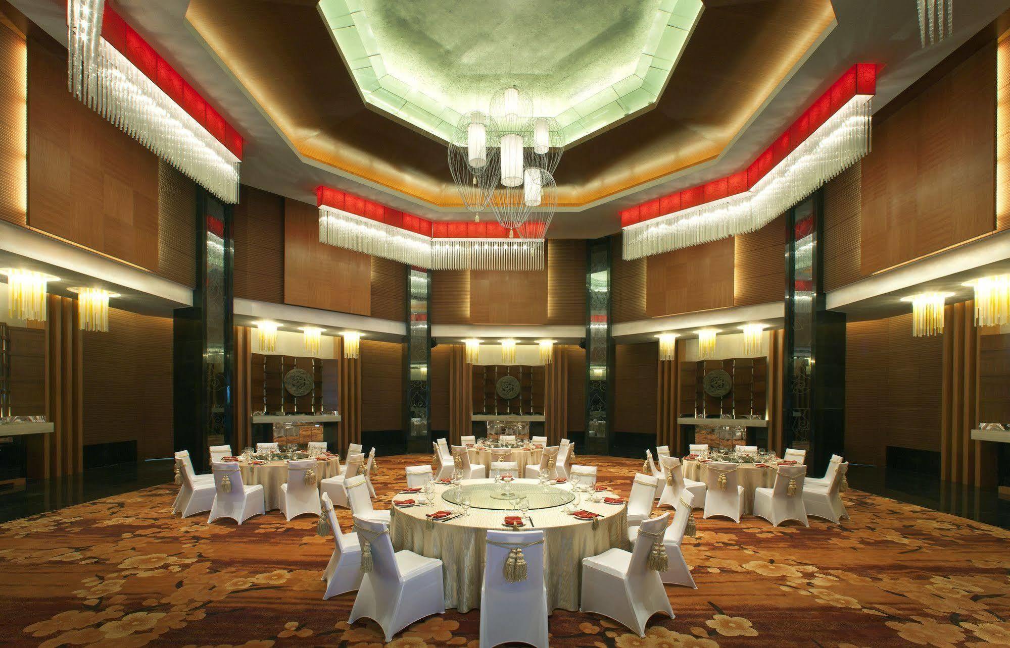 Four Points By Sheraton Taicang Екстериор снимка